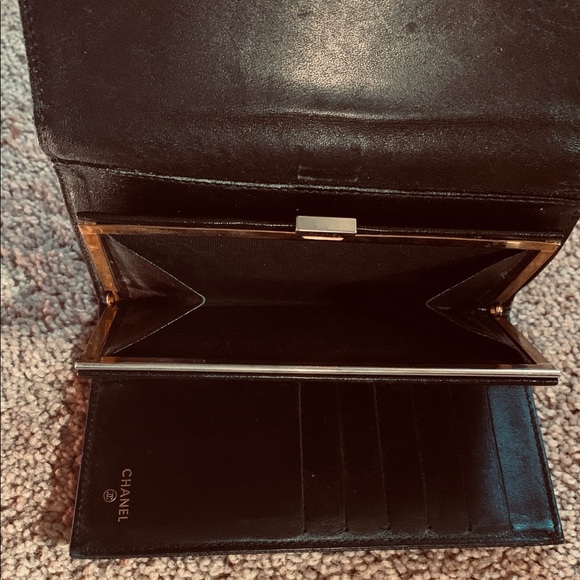Coco Chanel black caviar leather vintage wallet. - Picture 7 of 7